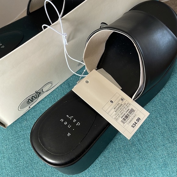 A New Day Black Wynona Platform Sandals - Picture 7 of 10